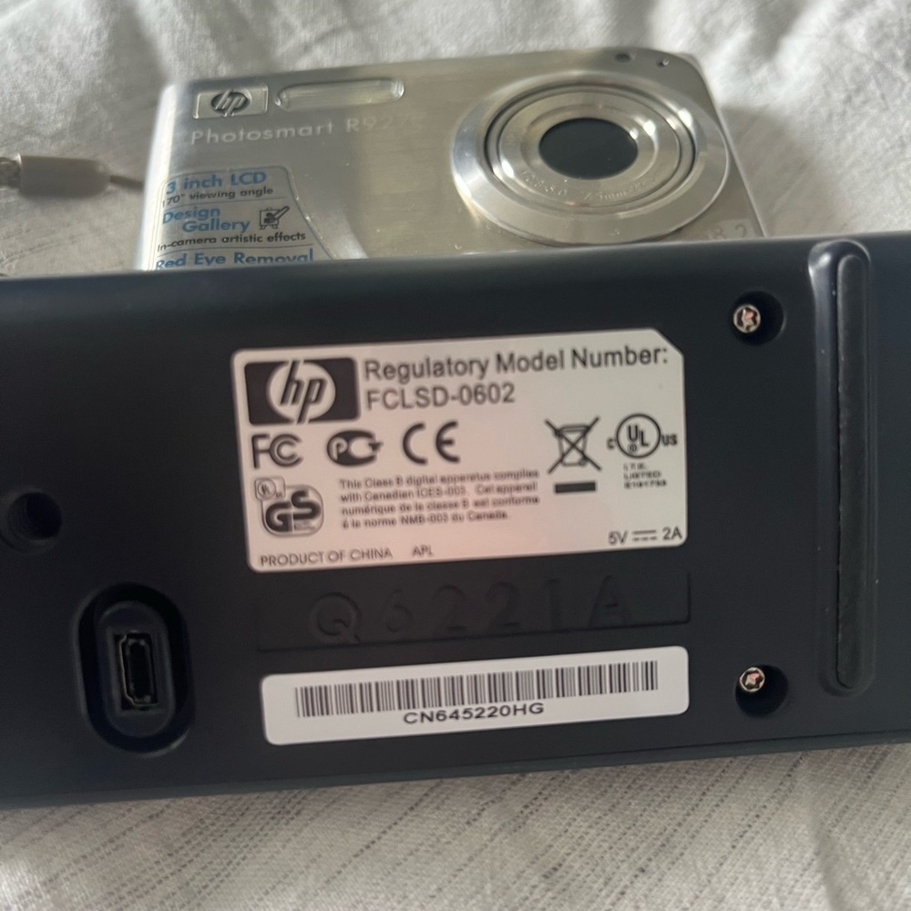 HP PhotoSmart R927 Digital Camera - Picture 6 of 10